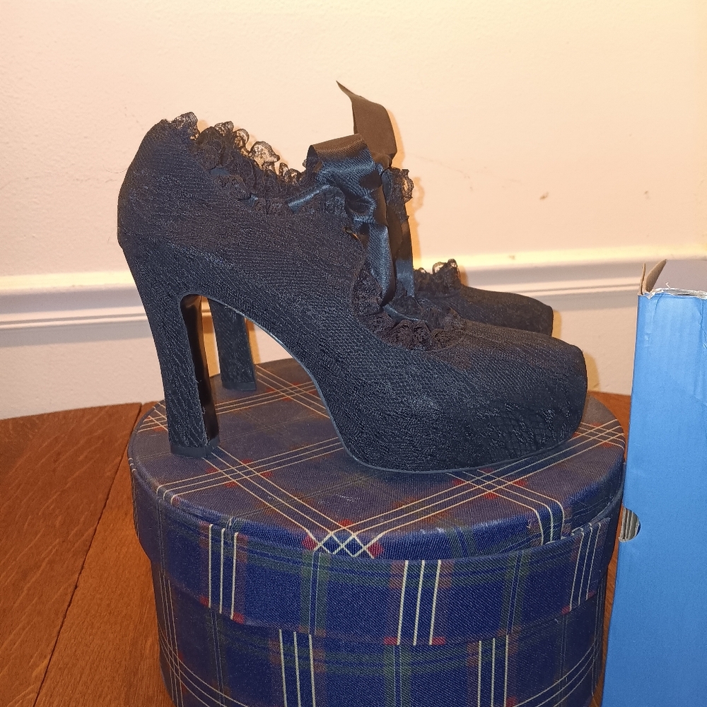 Elegant yet fun Black Lace Women's Heels